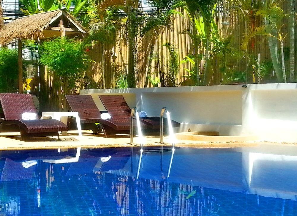 Karon Beach Pool Hotel Phuket Buitenkant foto